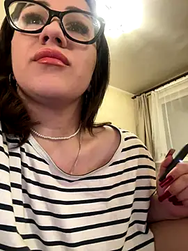 Snapshot of SashaNami chatting on 10/29/25, 11:45 SashaNami online show from 10/29/25, 11:45