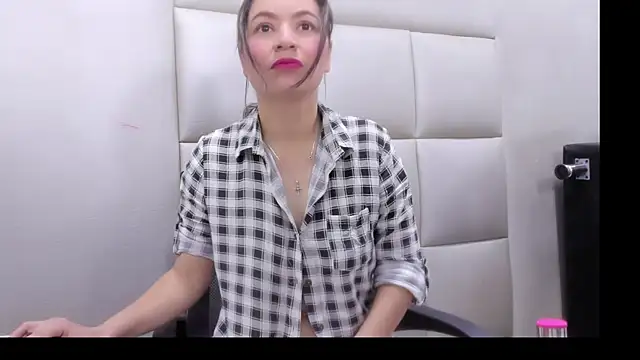 HannMachinne online show from 10/27/25, 10:47