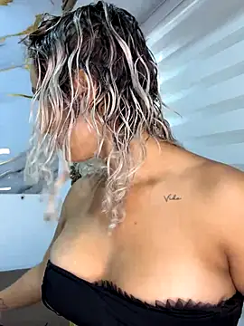 Snapshot of 99_natalia chatting on 10/31/25, 06:31 99 natalia online show from 10/31/25, 06:31