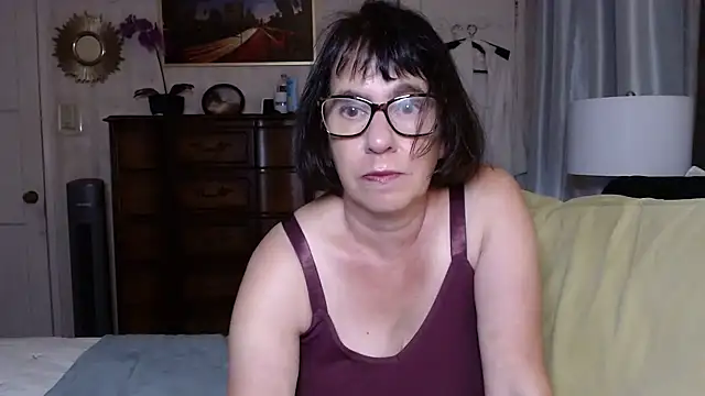 Snapshot of BigbustedBrenda chatting on 11/06/25, 06:20 BigbustedBrenda online show from 11/06/25, 06:20