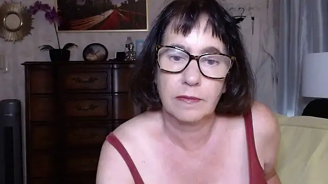 Snapshot of BigbustedBrenda chatting on 11/26/25, 09:27 BigbustedBrenda online show from 11/26/25, 09:27