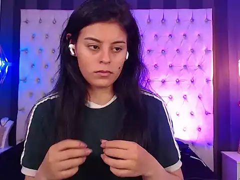 Camile Petite online show from 11/10/25, 07:46