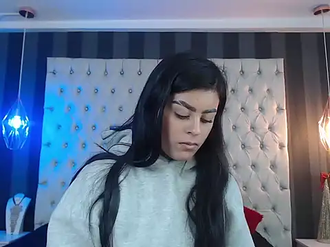 Camile Petite online show from 11/27/25, 08:11