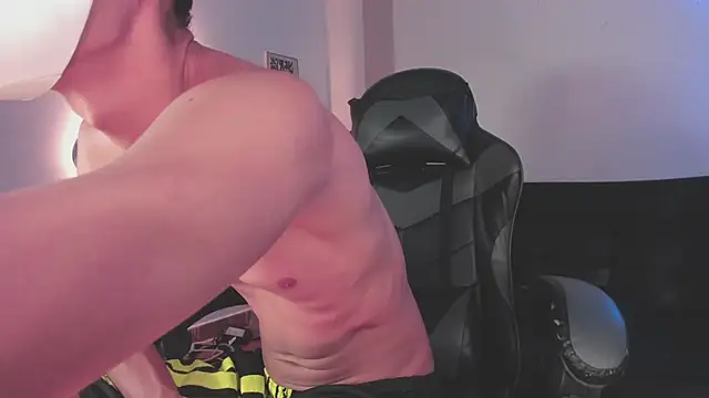 Snapshot of Senpai_Lover chatting on 11/17/25, 08:03 Senpai Lover online show from 11/17/25, 08:03