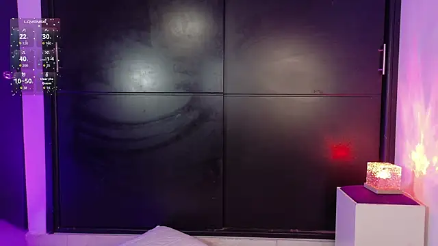 Snapshot of emilyy1_ chatting on 12/16/25, 08:58 emilyy1 online show from 12/16/25, 08:58