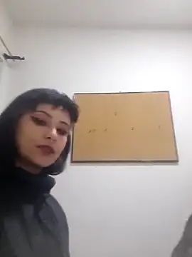 Snapshot of Sandyofi chatting on 11/04/25, 11:15 Sandyofi online show from 11/04/25, 11:15