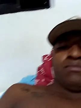 Snapshot of braulioth chatting on 11/13/25, 03:05 braulioth online show from 11/13/25, 03:05