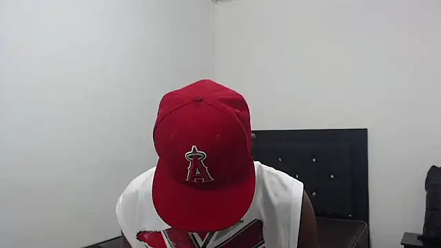 Snapshot of braulioth chatting on 11/21/25, 10:30 braulioth online show from 11/21/25, 10:30