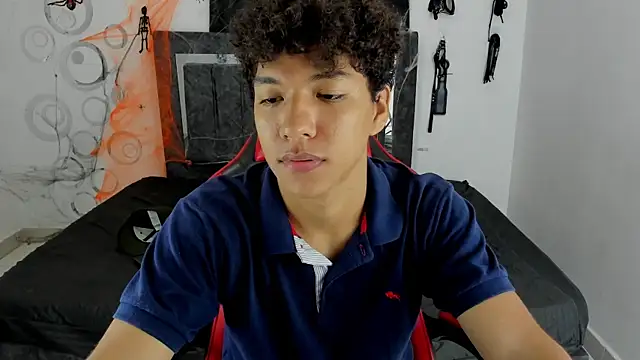 Snapshot of Maximiliano_Khalil chatting on 10/30/25, 07:47 Maximiliano Khalil online show from 10/30/25, 07:47