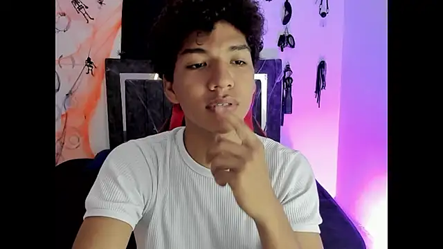 Snapshot of Maximiliano_Khalil chatting on 11/06/25, 02:29 Maximiliano Khalil online show from 11/06/25, 02:29