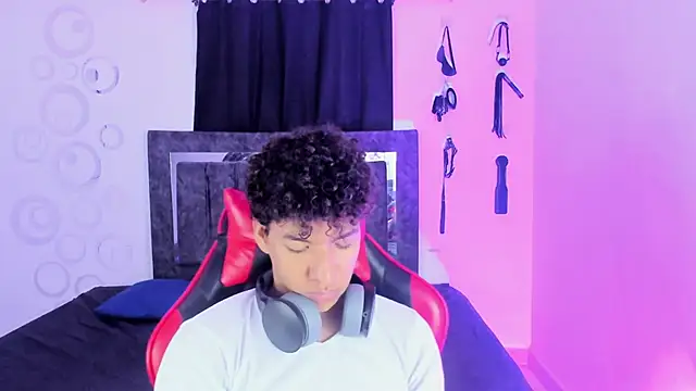 Snapshot of Maximiliano_Khalil chatting on 11/09/25, 07:23 Maximiliano Khalil online show from 11/09/25, 07:23