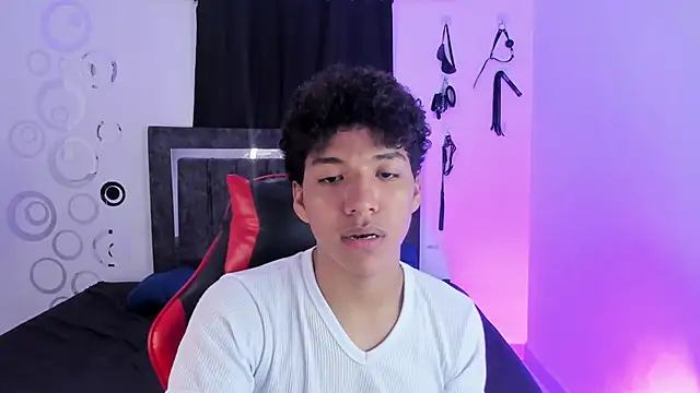 Snapshot of Maximiliano_Khalil chatting on 11/10/25, 07:46 Maximiliano Khalil online show from 11/10/25, 07:46