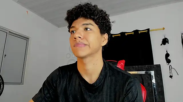 Snapshot of Maximiliano_Khalil chatting on 11/30/25, 07:51 Maximiliano Khalil online show from 11/30/25, 07:51