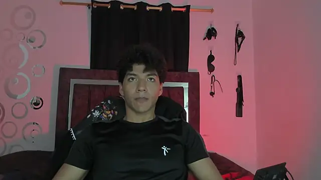 Snapshot of Maximiliano_Khalil chatting on 12/02/25, 07:20 Maximiliano Khalil online show from 12/02/25, 07:20