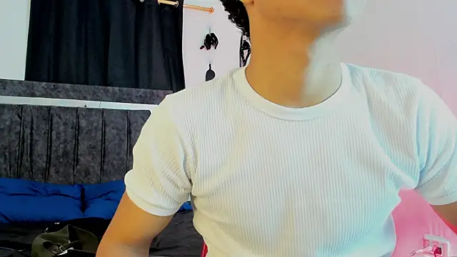 Snapshot of Maximiliano_Khalil chatting on 12/04/25, 07:33 Maximiliano Khalil online show from 12/04/25, 07:33