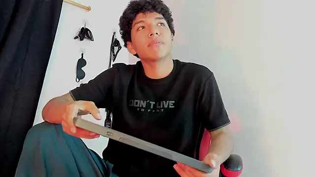 Snapshot of Maximiliano_Khalil chatting on 12/05/25, 07:21 Maximiliano Khalil online show from 12/05/25, 07:21