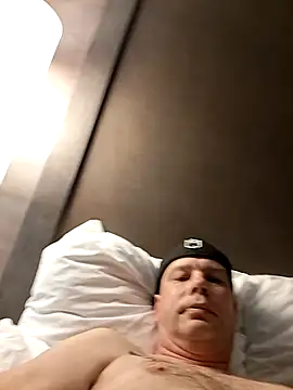 Snapshot of coupleinhotel chatting on 11/08/25, 09:24 coupleinhotel online show from 11/08/25, 09:24