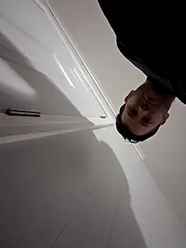 Snapshot of maik05262 chatting on 10/28/25, 12:47 maik05262 online show from 10/28/25, 12:47