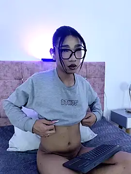 FernandaFox  online show from 05/13/26, 03:48