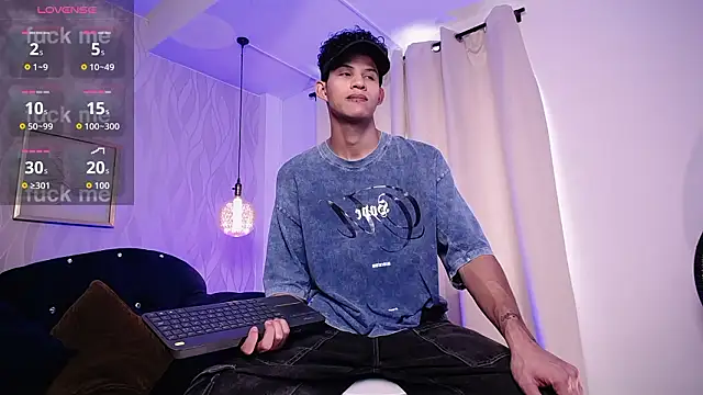 KamiSuarez online show from 02/10/26, 06:34