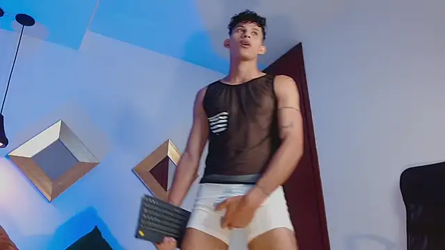 KamiSuarez online show from 03/27/26, 06:29