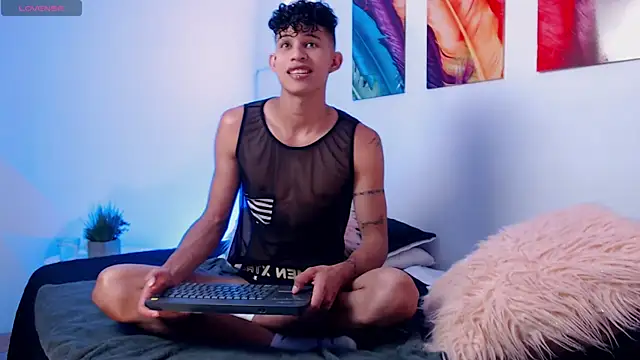 KamiSuarez online show from 04/08/26, 06:41