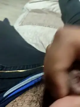 Snapshot of lopess06 chatting on 10/28/25, 06:10 lopess06 online show from 10/28/25, 06:10