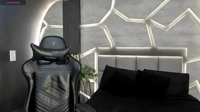 Snapshot of DakotaRussell_ chatting on 01/06/26, 11:14 DakotaRussell online show from 01/06/26, 11:14