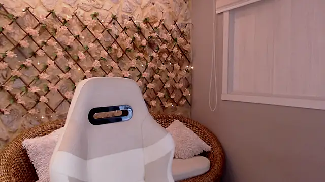 Snapshot of DakotaRussell_ chatting on 01/11/26, 02:44 DakotaRussell online show from 01/11/26, 02:44