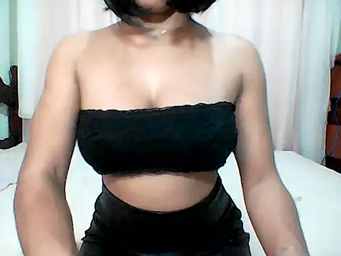 HotGiirl2025 online show from 11/18/25, 04:28