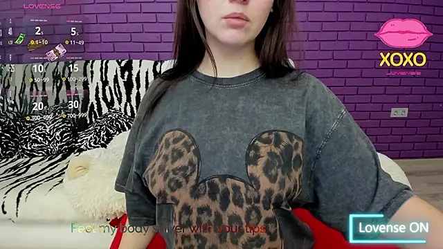 Snapshot of GlowMimi chatting on 02/05/26, 10:03 GlowMimi online show from 02/05/26, 10:03