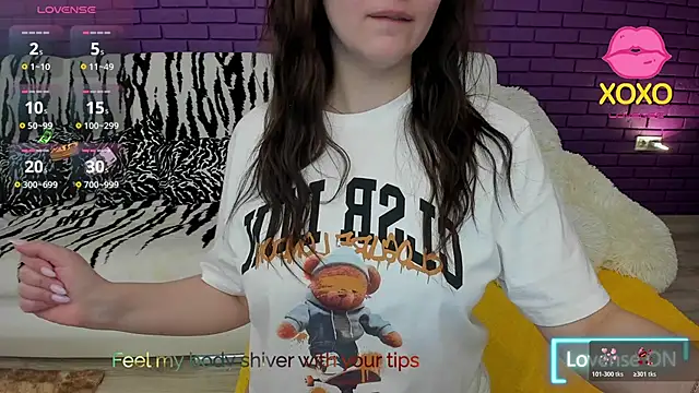 Snapshot of GlowMimi chatting on 03/22/26, 05:38 GlowMimi online show from 03/22/26, 05:38