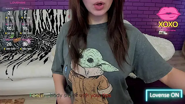 Snapshot of GlowMimi chatting on 04/11/26, 01:15 GlowMimi online show from 04/11/26, 01:15