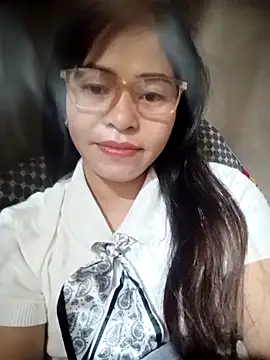 Snapshot of Bamboo-niee123 chatting on 12/16/25, 11:32 Bamboo-niee123 online show from 12/16/25, 11:32