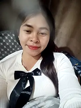 Snapshot of Bamboo-niee123 chatting on 12/21/25, 04:36 Bamboo-niee123 online show from 12/21/25, 04:36