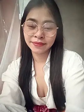 Snapshot of Bamboo-niee123 chatting on 02/13/26, 04:47 Bamboo-niee123 online show from 02/13/26, 04:47