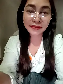 Snapshot of Bamboo-niee123 chatting on 04/01/26, 04:04 Bamboo-niee123 online show from 04/01/26, 04:04