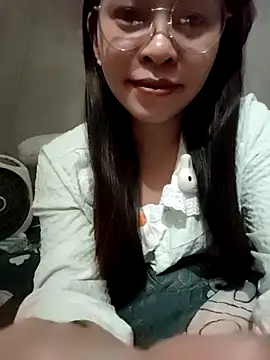 Snapshot of Bamboo-niee123 chatting on 04/04/26, 03:42 Bamboo-niee123 online show from 04/04/26, 03:42