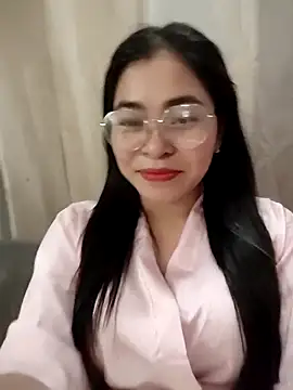 Snapshot of Bamboo-niee123 chatting on 04/14/26, 02:39 Bamboo-niee123 online show from 04/14/26, 02:39