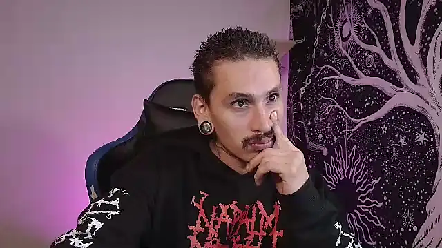Snapshot of mateos6_6 chatting on 11/26/25, 02:34 mateos6 6 online show from 11/26/25, 02:34