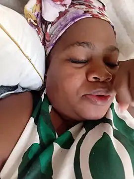 ThickLeeyanaXX online show from 05/17/26, 07:06