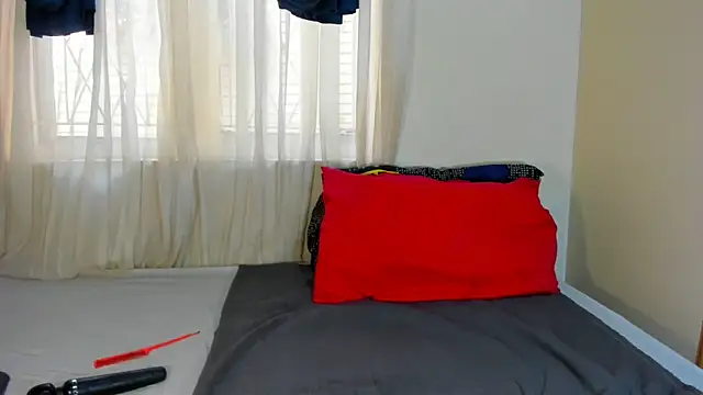 Snapshot of ThickLeeyanaXX chatting on 06/15/26, 08:16 ThickLeeyanaXX online show from 06/15/26, 08:16