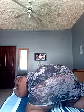 Snapshot of Pinkmagic2017 chatting on 10/31/25, 08:37 Pinkmagic2017 online show from 10/31/25, 08:37