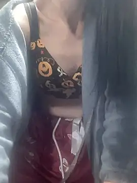 Snapshot of NaughtyNewGirl chatting on 10/30/25, 07:43 NaughtyNewGirl online show from 10/30/25, 07:43