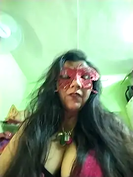 Snapshot of LOVE__RANI chatting on 11/11/25, 07:03 LOVE RANI online show from 11/11/25, 07:03