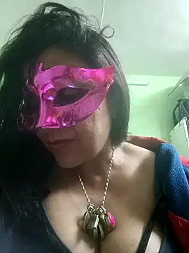 Snapshot of LOVE__RANI chatting on 11/29/25, 08:23 LOVE RANI online show from 11/29/25, 08:23