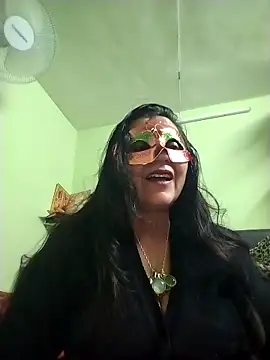 Snapshot of LOVE__RANI chatting on 12/04/25, 08:34 LOVE RANI online show from 12/04/25, 08:34