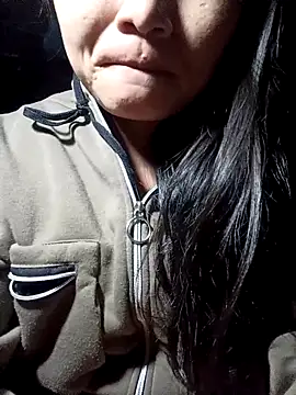 yoyo-mi online show from 11/01/25, 03:52