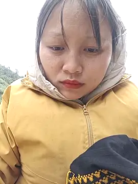 yoyo-mi online show from 11/20/25, 02:23