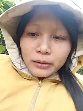 yoyo-mi online show from 12/01/25, 02:27